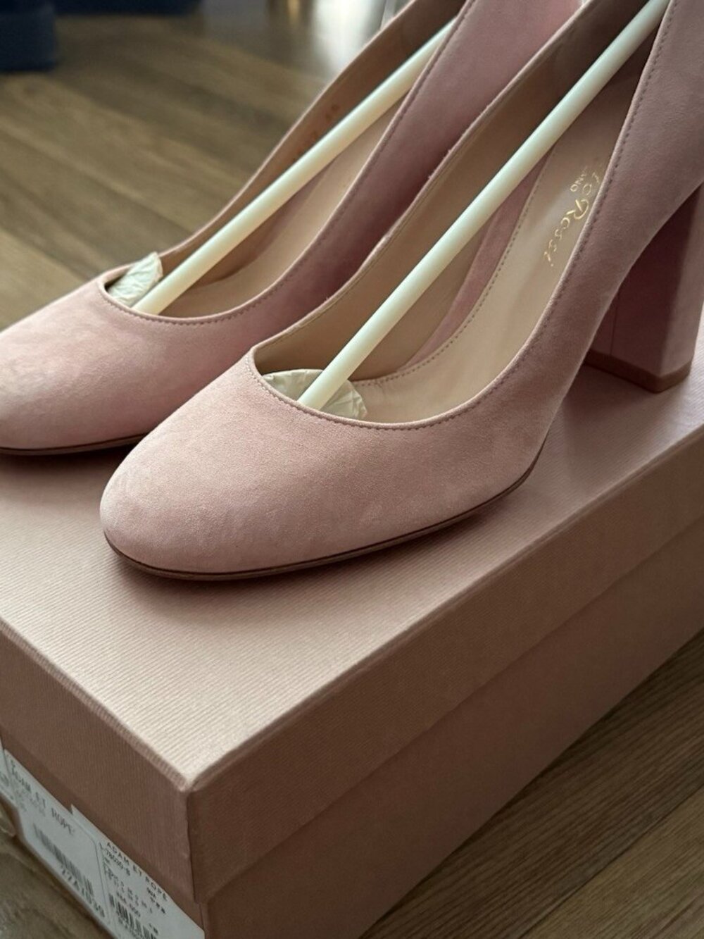 Brand New Gianvito Rossi Linda Mid Suede Pumps In Pink